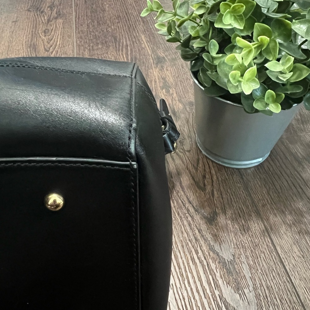 Ralph Lauren Black Women’s Purse detailed with Gold RLL branding - Picture 6 of 11